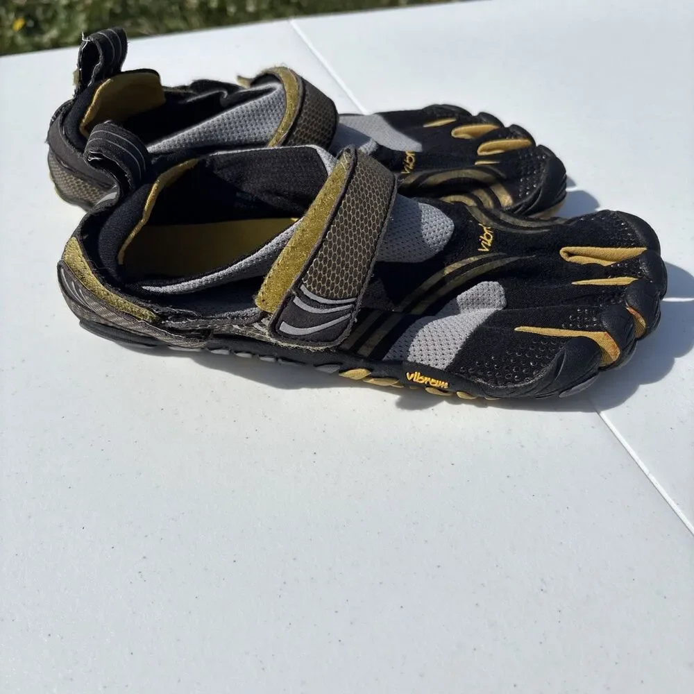 Vibram Five Fingers Toe Shoes Sneaker Men's 8.5 EU 41 Gray Minimalist Barefoot